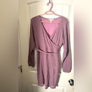 Purple lavender knitted dress with 3/4 sleeve. v-neck and belt